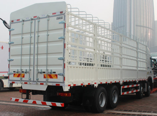 ZZ1317M4661V SINOTRUK HOWO Truk Pengiriman Kargo 8X4 371hp Untuk Lingkungan Keras