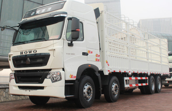 ZZ1317M4661V SINOTRUK HOWO Truk Pengiriman Kargo 8X4 371hp Untuk Lingkungan Keras