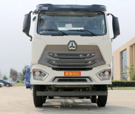 SINOTRUK HOHAN 8X4 Truk Kargo Berat 30-52 Ton ZZ1315M4666C1 Konsumsi Bahan Bakar Rendah