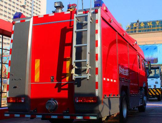 Rescue Fire Truck 4x2 251hp - 350hp SINOTRUK HOWO Fire Fighter Truck Tangki Air 6m3