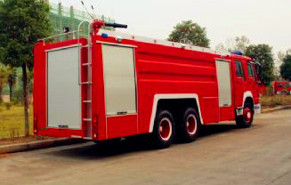 Truk Pemadam Kebakaran Pemadam Kebakaran Merah Dan Putih SINOTRUK HOWO 6x4 12m3 Kendaraan Pemadam Kebakaran