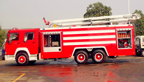 Truk Pemadam Kebakaran Pemadam Kebakaran Merah Dan Putih SINOTRUK HOWO 6x4 12m3 Kendaraan Pemadam Kebakaran