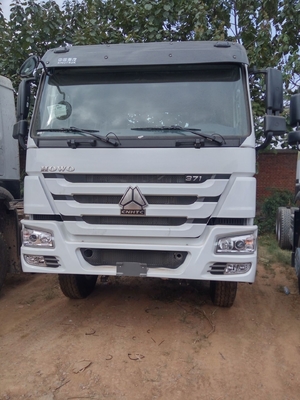 SINOTRUK HOWO Dropside Cargo Kendaraan Komersial Truk Chassis LHD 6X4 371HP
