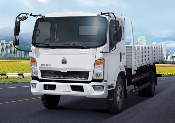 HOWO 4x2 Ringan Truk Komersial Penghematan Bahan Bakar Warna Coklat 160hp 8.2t Gandar Belakang