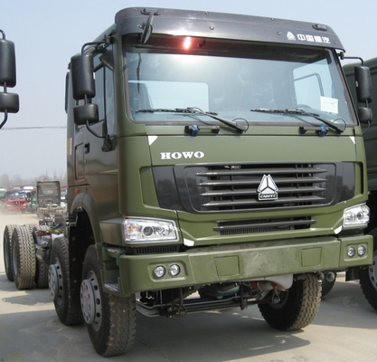 Howo 8x8 All Wheel Drive Vehicle Truk Kargo Berat Euro III Hemat Energi Mesin