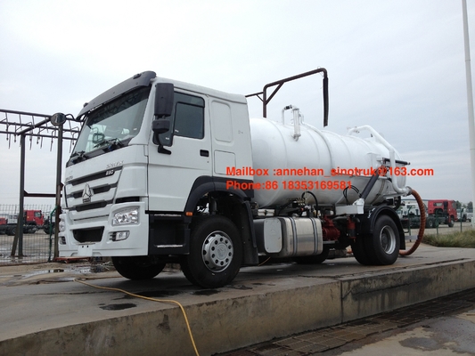 SINOTRUK HOWO Limbah Hisap Truk 10000L-15000L 4X2 6 Roda Truk Limbah Cair