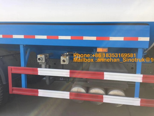 6 X 4 20000L 371hp Truk Tangki Air Dengan Sistem Semprot Dari Sinotruk Howo7