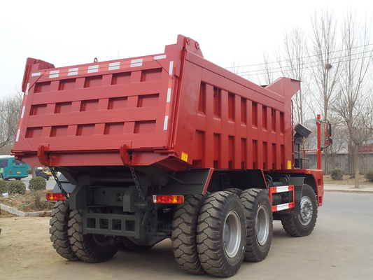 Red Sinotruk 6x4 Rc Tipper Dump Truck Tugas Berat 60 Ton Penambangan Dengan Chassis Hova