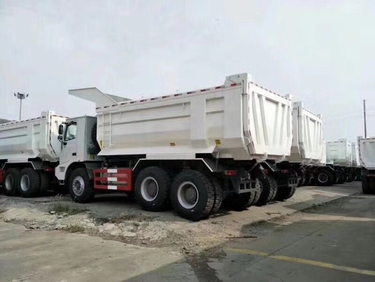 6x4 70 Truk Penambangan Batubara Sinotruck Howo Truk Tipper Tugas Berat