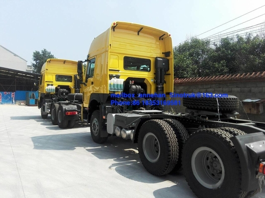 Howo Tractor Trailer Truck LHD 10 Roda HW 79 Taksi Atap Tinggi 102 Km / H