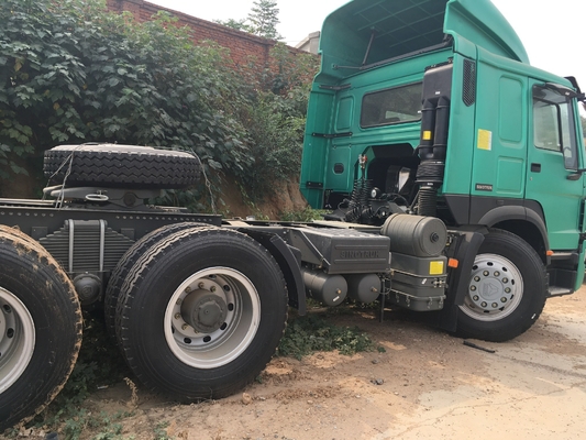 371hp SINOTRUK HOWO 6 * 4 Prime Mover Truck Mesin Diesel Warna Putih