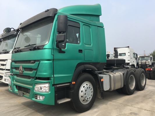 371hp SINOTRUK HOWO 6 * 4 Prime Mover Truck Mesin Diesel Warna Putih
