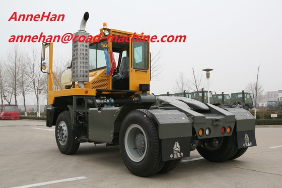 Sinotruk Port Tractor Truck Single Cabin Dengan 4 Ban Dan 1 Spare
