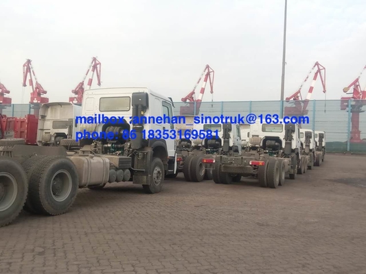 Sinotruk 6x4 10 Roda Truk Traktor 371hp HW79 Kabin Dengan 2 Tempat Tidur Dan Pendingin Udara