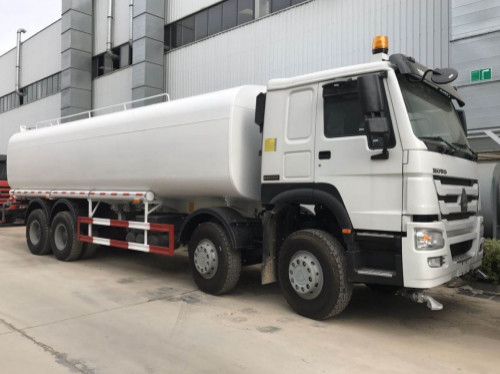 30000L Truk Tangki Air Sinotruk Howo7 Dengan Sistem Semprot