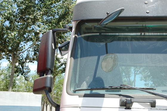 Sinotruk Howo 4x2 Tractor Head Penggerak Utama Truk