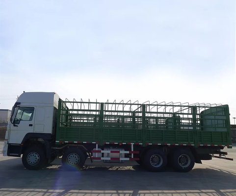 60 Ton LHD Manual 8x4 Sinotruk Howo Cargo Truck