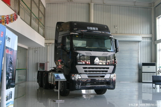 12R22.5 371hp 10 Wheeler Sinotruk Howo 6x4 Truk Traktor