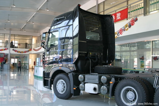 12R22.5 371hp 10 Wheeler Sinotruk Howo 6x4 Truk Traktor