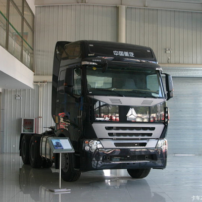 12R22.5 371hp 10 Wheeler Sinotruk Howo 6x4 Truk Traktor