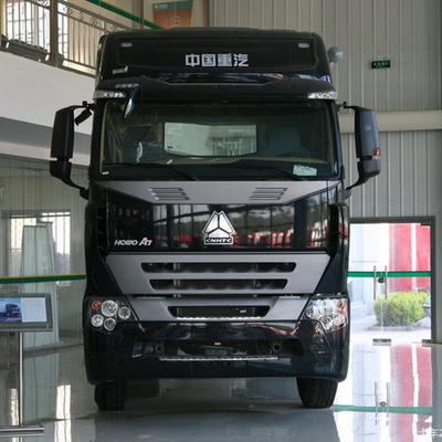 12R22.5 371hp 10 Wheeler Sinotruk Howo 6x4 Truk Traktor