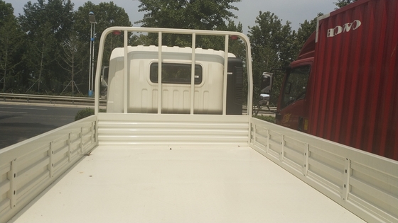 ISO Melewati Sinotruk 10T HOWO 4x2 Euro3 Light Cargo Truck Drive Tangan Kiri Dengan AC