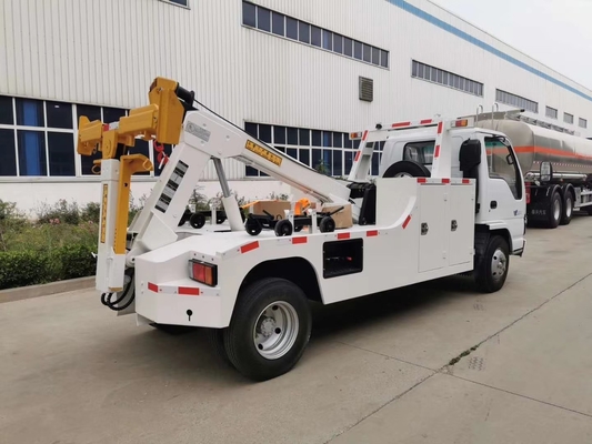 ISUZU 5 Ton Light Wrecker Tow Truck Untuk Penyelamatan Jalan Kota dengan Efisiensi Operasi Tinggi Gearbox Manual