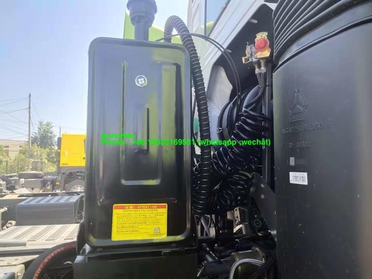 Truk Traktor Sinotruk 40T 420hp Dengan Tangki Minyak 1000L