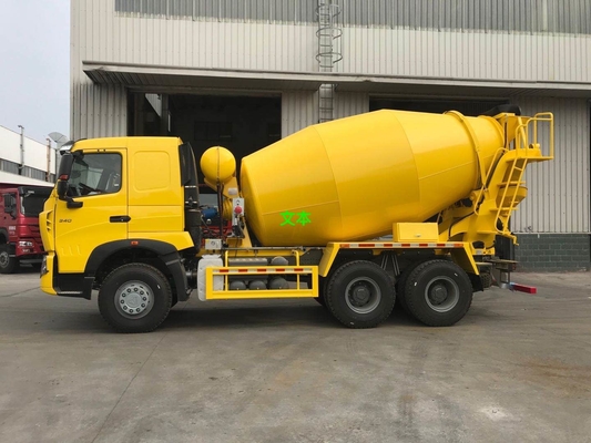 HC16 Sinotruk 10M3 Mixer Tank Truck Dengan Pompa Italia Dan Motor