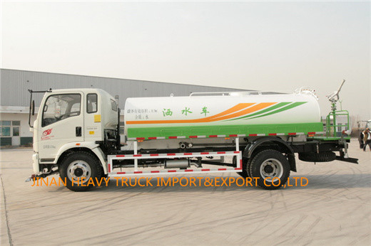 SINOTRUK Light Howo Water Sprinkler Truck 50000 Liter tangki air truk pemadam kebakaran