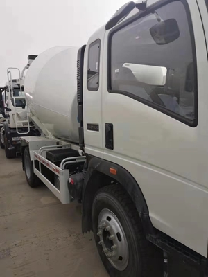 HOWO 3cbm 5M3 Truk Komersial Tugas Ringan 4x2 Truk Pengaduk Beton Pemuatan Sendiri