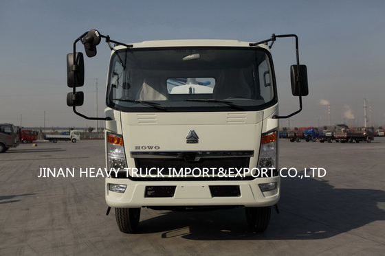 Pengumpulan Tinja Truk Pengisap Vakum Limbah SINOTRUK Light Howo 5000 Liter