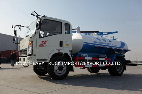 Pengumpulan Tinja Truk Pengisap Vakum Limbah SINOTRUK Light Howo 5000 Liter