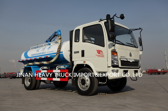 Pengumpulan Tinja Truk Pengisap Vakum Limbah SINOTRUK Light Howo 5000 Liter