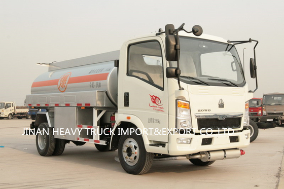 Truk Tanker Bahan Bakar Minyak Mini Sinotruk Howo Light 4x2 6cbm 6000Liter