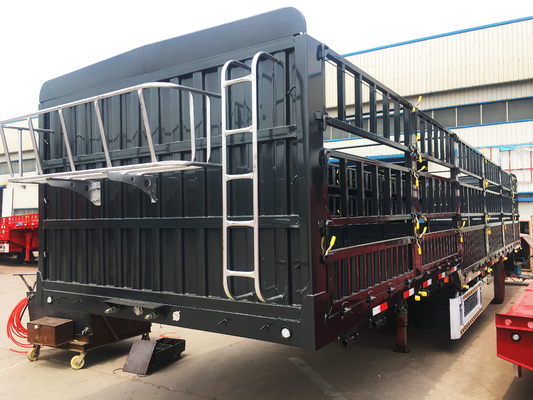 Truk Pengangkut Ternak Trailer Semi Pagar Dengan 3 Gandar