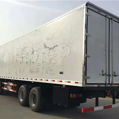 Sinotruk HOWO 45cbm Freezer Pendinginan 8x4 Pendinginan Truk 20 Ton Pendinginan Truk Berat