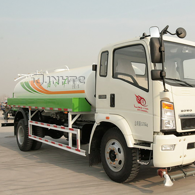 SINOTRUK HOWO Light Water Tank Truck 4x2 dengan Sprinkler Depan 14m