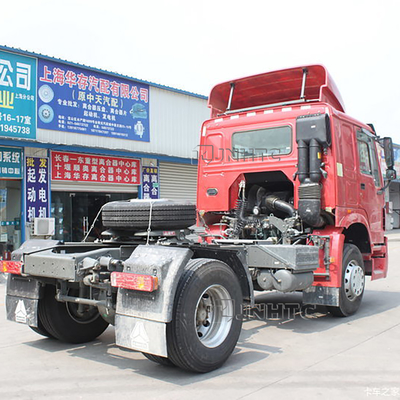 Sinotruk Howo 400L Tanker Diesel Tractor Truck 4x2 102km / jam