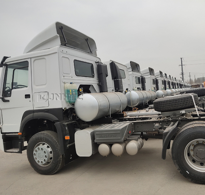 Sinotruk HOWO 4x2 Tractor Head Truck Euro2 371hp