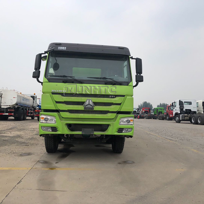 HOWO Euro2 Euro4 Truk Komersial Tugas Ringan 8x4 38000L Truk Tanker Bahan Bakar Minyak