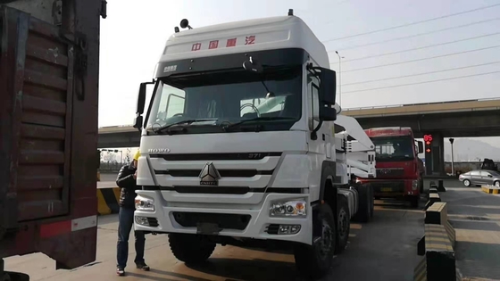 Sinotruk Howo 8x4 Truck Mounted Crane Dengan Xcmg 37t Side Lift Crane Mqh37a