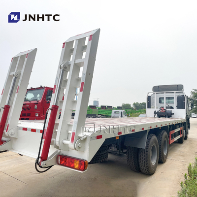 HOWO Cargo Truck Untuk Mesin Konstruksi Eacavator Transport Flatbed Trailer
