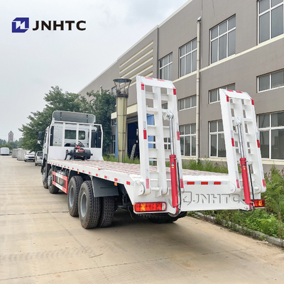 HOWO Cargo Truck Untuk Mesin Konstruksi Eacavator Transport Flatbed Trailer