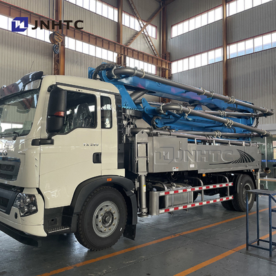 Truk Dipasang Truk Pompa Beton HOWO 38M Dengan Tiga Gandar