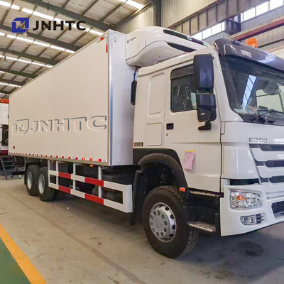 Sinotruk HOWO Euro2 6x4 Pengiriman Minuman Van Minuman Minuman