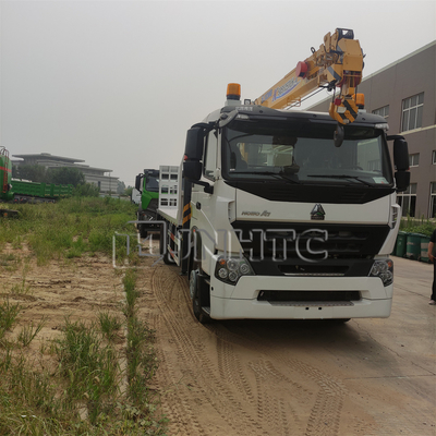 Tugas berat khusus Hydraulic Lipat Boom Crane dipasang Truk