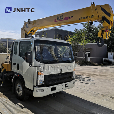 SINOTRUK HOWO 4X2 Truk Komersial Tugas Ringan Dengan Truk CRANE RHD 10 Ton