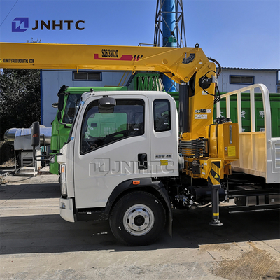 SINOTRUK HOWO 4X2 Truk Komersial Tugas Ringan Dengan Truk CRANE RHD 10 Ton