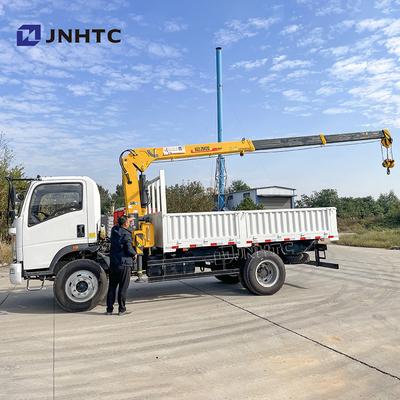 6 Ton Crane Truck 4x2 6 roda Truck dengan Crane lengan lurus HOWO Light Duty 3-8 Ton Cargo Truck